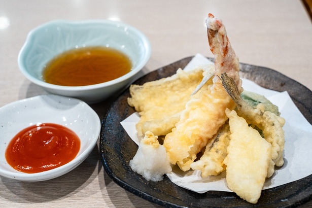 「海鮮天ぷら盛合せ」(630円)