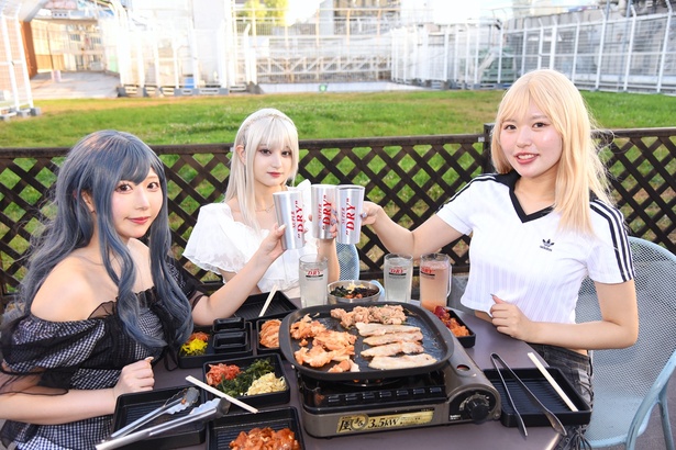 話題の「コリアンBBQビアガーデン」をコスプレイヤーたちが突撃取材！