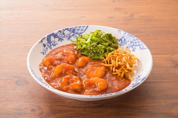 プリプリ食感の海老がたまらない！「天然海老の熟成豆板醤チリソース」(799円)
