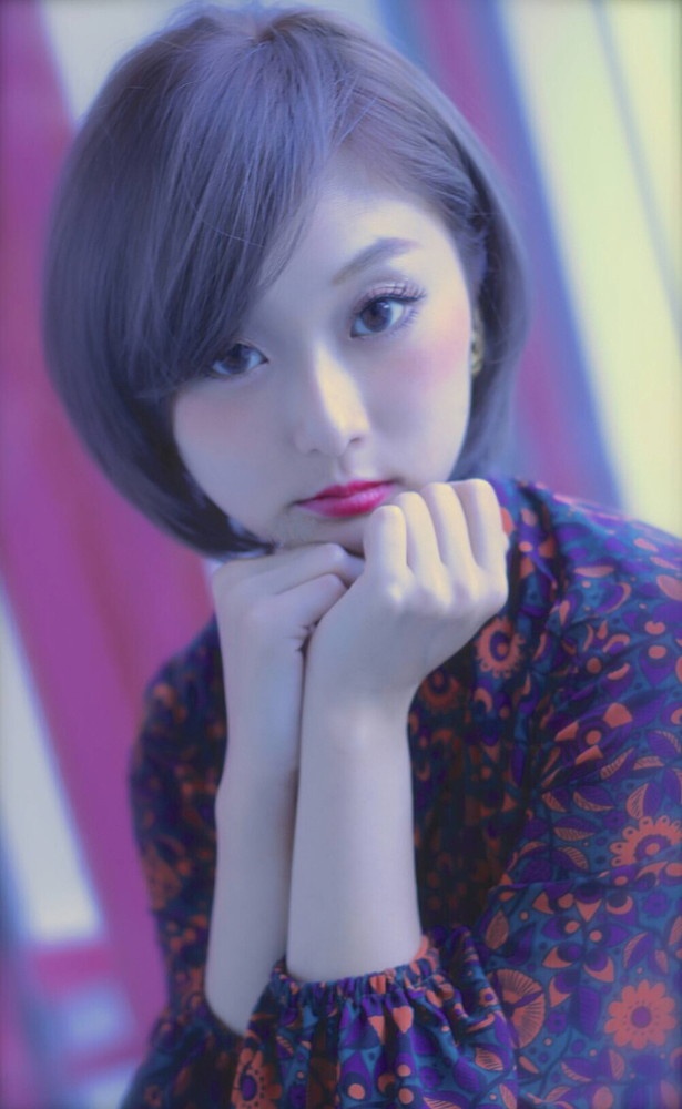 木曜を除く平日の夜には人気DJが会場を盛り上げる/DJ MIKA