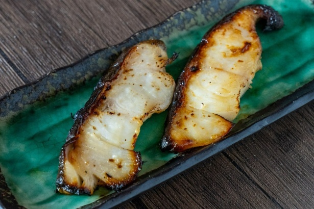 魚料理はサクッと香ばしく、ふっくらとジューシーに焼き上げられる