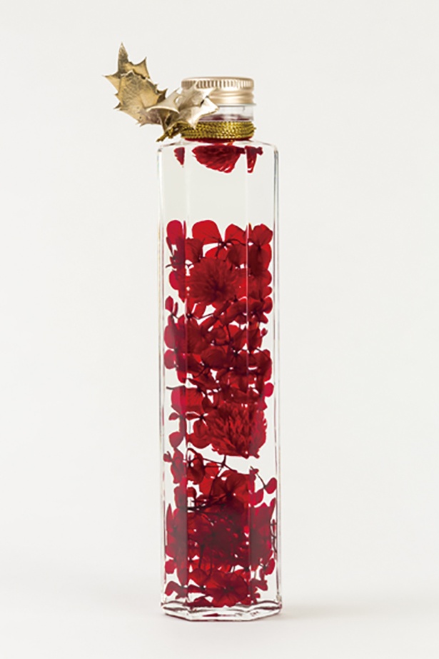 赤い花びらが美しいハーバリウムの「レッド」