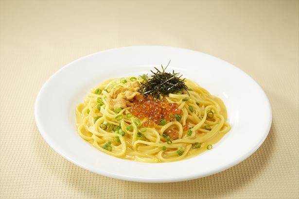 生ウニとイクラを楽しむごちそうパスタ「うにといくらのクリームソース」(1132円)