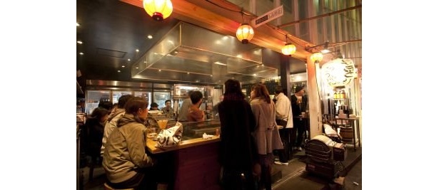 駅前に残るレトロな路地裏横丁｢ハーモニカ横丁｣は約55年の歴史を誇る