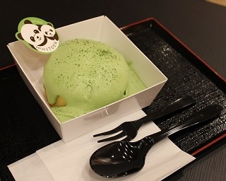 抹茶マニア必見！「上野 茶寮 伊藤園」限定“抹茶パンケーキ”はふわっふわ