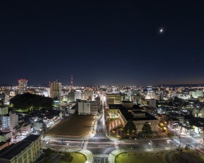 日本夜景遺産に認定された展望ロビーは360度ぐるりと見渡せる回遊式！空気が澄んだ日は富士山の姿も【無料展望室シリーズvol.7】