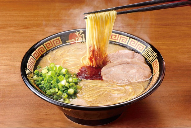 天然とんこつラーメン　890円