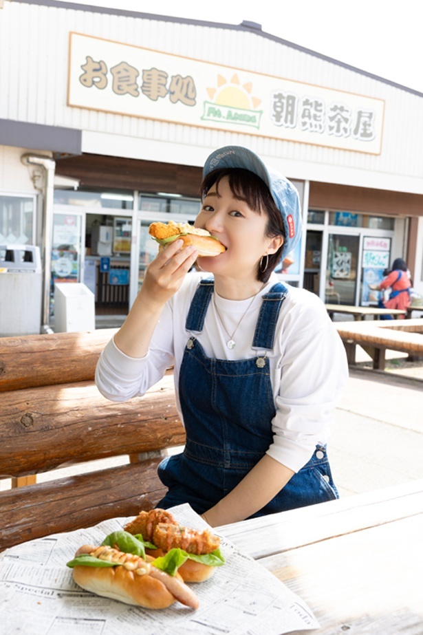 「朝熊茶屋」で販売中、地元食材使用で地産地消のドッグは食べ応え満点!