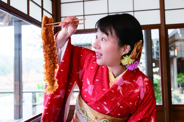 【写真】「びっくりするほど大きなあなごを、まるごと天ぷらにした豪快な逸品です」(ちぬ子)