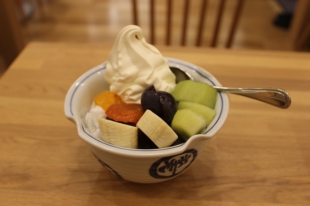 上野といえば「あんみつ みはし」！オススメの「フルーツクリームあんみつ」(790円)