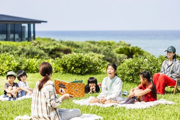 地元有志による読み聞かせ会も実施