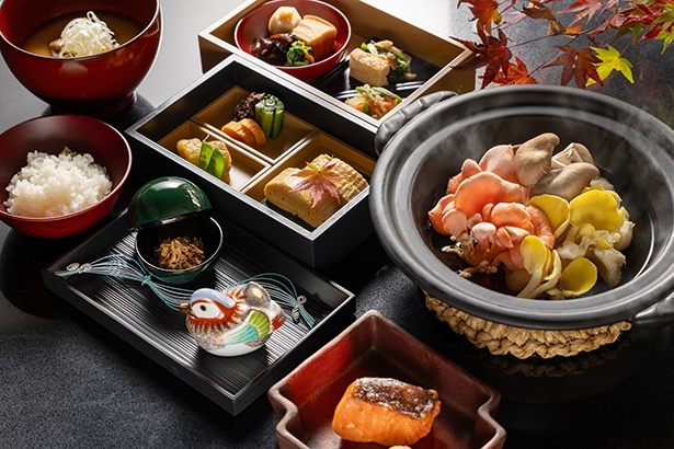 「山の朝食」よりきのこ鍋朝食