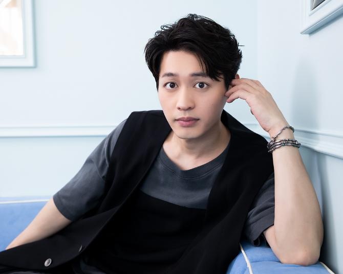小林亮太、舞台『鬼滅の刃』以来の末満健一演出舞台に「美少年役は末満さんからの挑戦状」