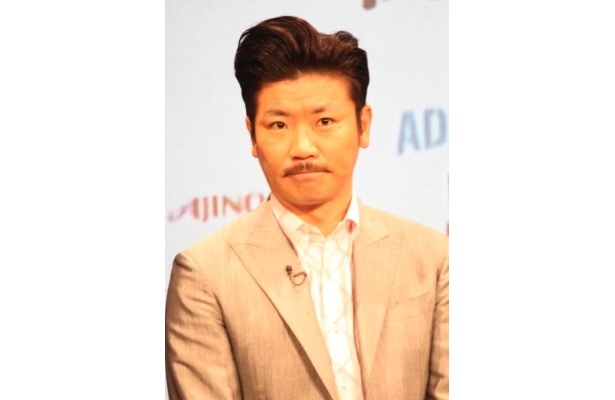 世界のナベアツが初監督を務め、かつ宮川大輔、ケンドーコバヤシ出演のコメディー映画『さらば愛しの大統領』(2010)は、世界のナベアツが大阪府知事に当選するストーリー