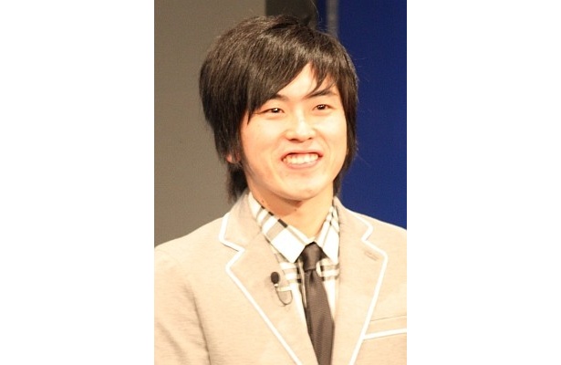 木村祐一監督＆村上純(しずる)主演の『ワラライフ!!』（10）を通して、木村祐一と仲良くなれたと話す、しずるの村上純