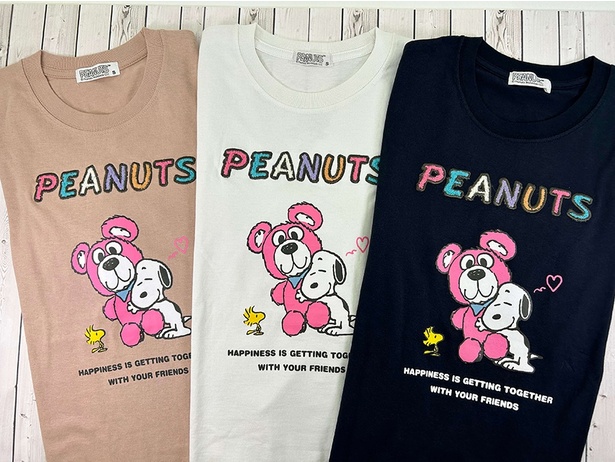 「長袖Tシャツ」(各2530円)