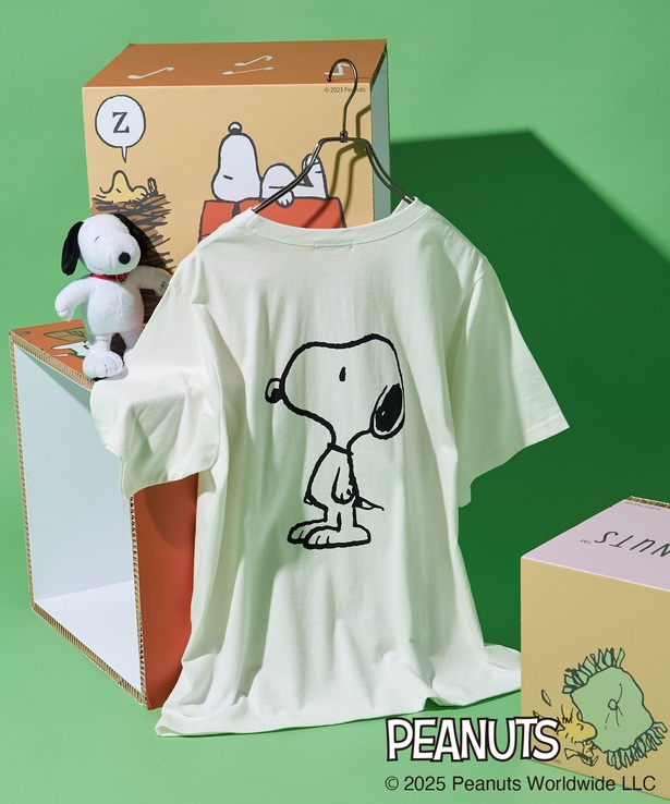 「PEANUTS ペア Tシャツ(スヌーピー/オフホワイト)」(5995円)