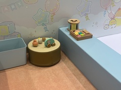 赤ちゃんが遊べるおもちゃもある