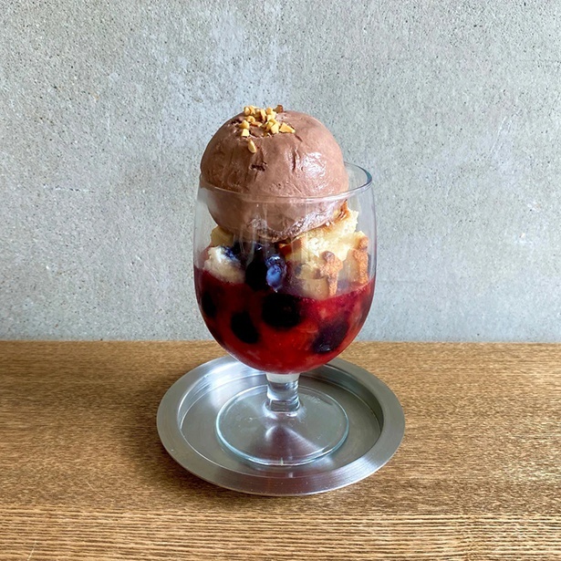 チョコベリーワッフルパフェ