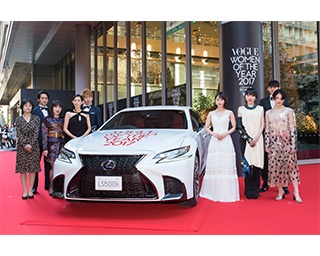 ブルゾンちえみ「女に生まれてよかった～！」、吉岡里帆らとVOGUE授賞式に出席