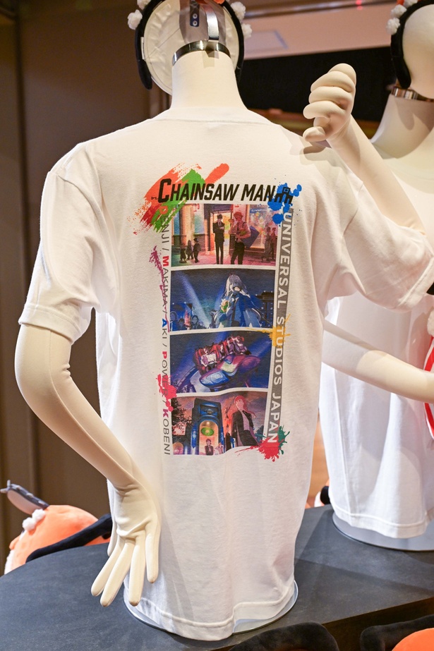 Tシャツのバックプリントはパークを回るデンジたち