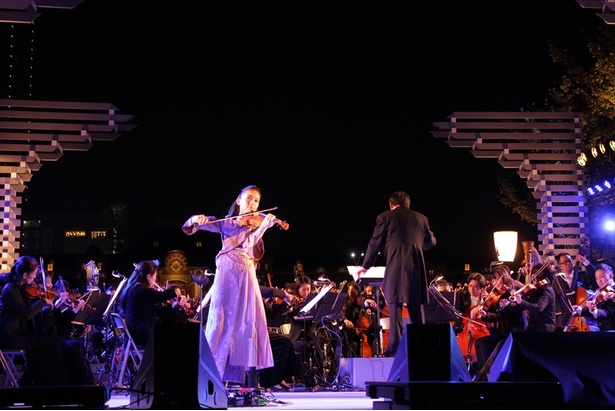 ヴァイオリニスト宮本笑里と東京ニューシティ管弦楽団による「You Raise Me Up」