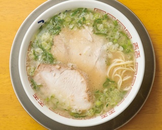 【福岡】なみなみスープをズズッ！「ふくちゃんラーメン」の味を宗像で