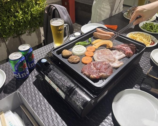 「ハイネケン」が飲み放題の屋上ビアガーデン「太陽の広場 BBQ GARDEN」を体験！