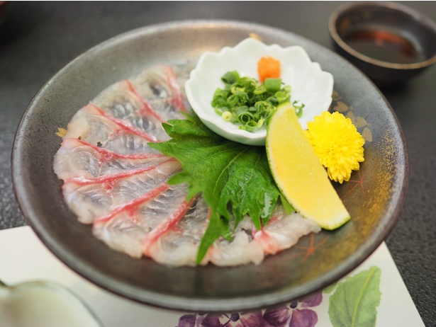 埼玉県吉川市の名物、なまずの刺身