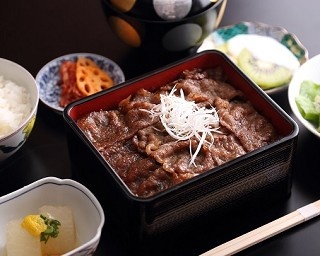 初のランチ営業も！「肉亭ふたご」が本郷三丁目にオープン