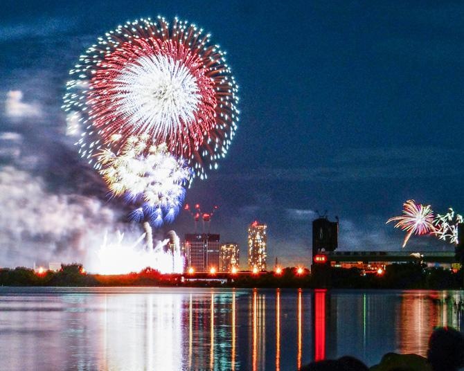 【2025年秋】まだまだ楽しめる秋花火！これから開催される東京近郊の花火大会16選