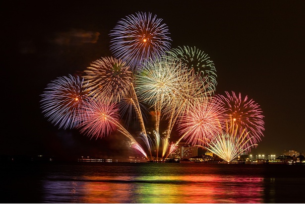 2025年秋、関西エリアで、ぜひとも行ってみたいおすすめ花火大会を紹介