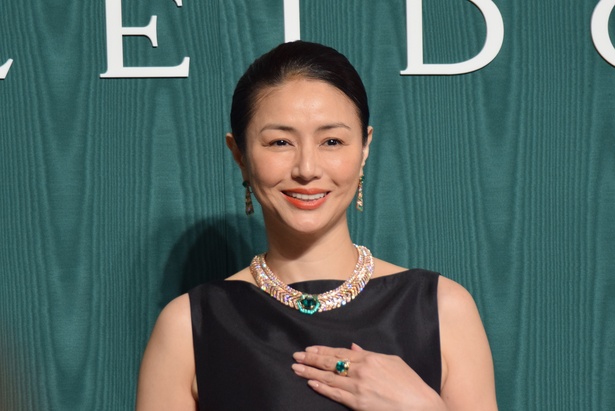 オープニングデイ フォトコールに出演した井川遥さん