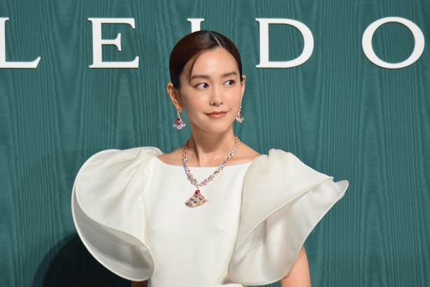 オープニングデイ フォトコールに出演した桐谷美玲さん