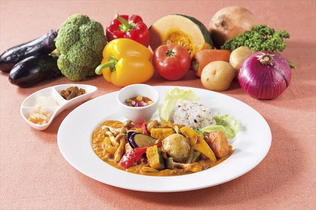 「1日分の野菜を食べるカリー」(1296円)※新宿高島屋店では提供なし