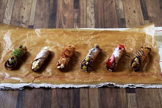 カフェタイムや食後のドルチェに！楽しい6種の「カンノーリ」