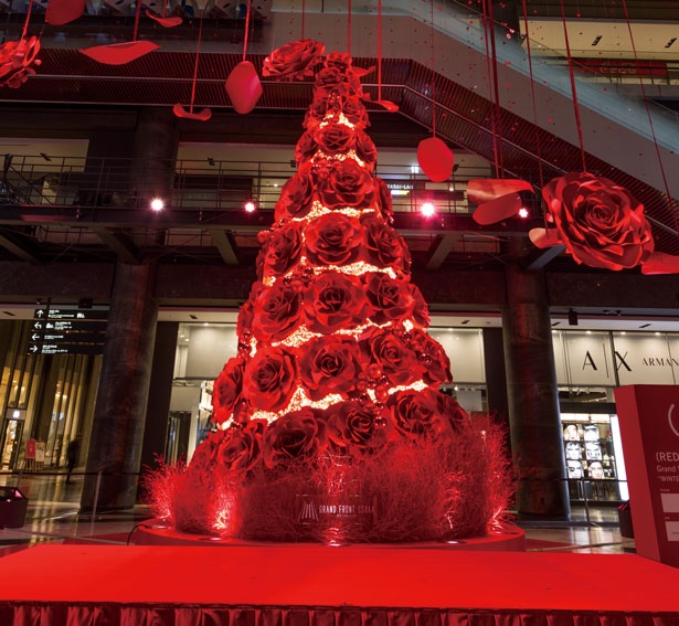 関西 真っ赤なツリーや壁面イルミも 街なかの豪華絢爛クリスマスツリー6選 ウォーカープラス