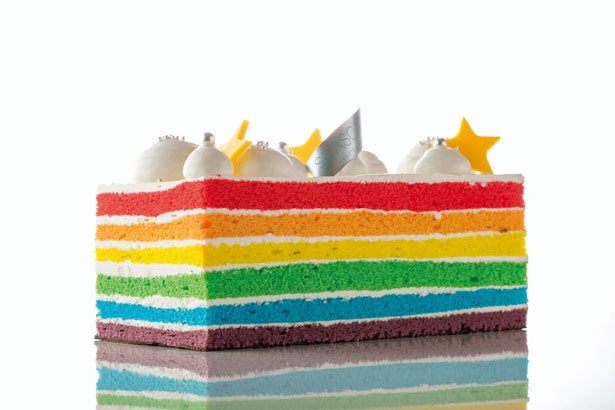 レインボーケーキのXmas限定デコ版「クリスマスレインボーケーキ」(3456円、予約限定)