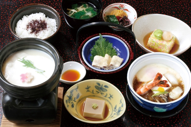 山歩きグルメ 紅葉狩りの神奈川 大山詣 こま参道食べ歩きで旅気分満喫 ウォーカープラス