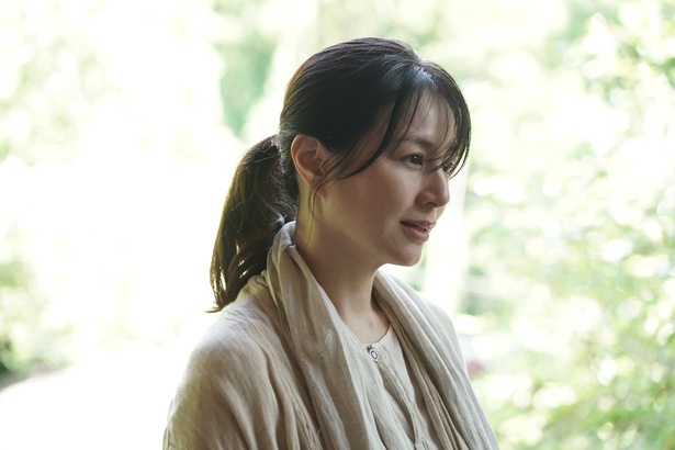 善也の母役：井川遥さん