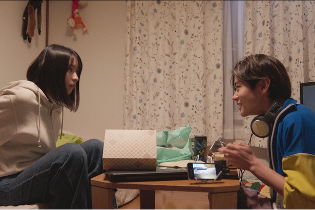 黒崎煌代演じる恋人・啓介と自宅で向き合う順子
