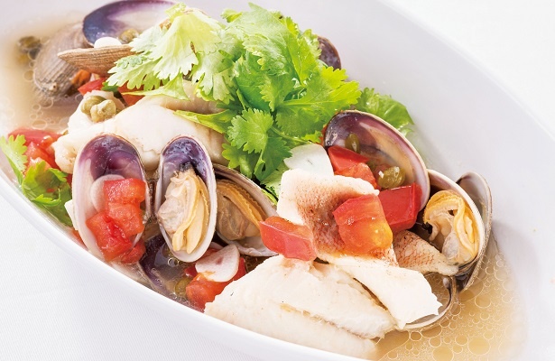 厚岸町アサリと白身魚の中華風トマト煮込み 【ランチ・ディナー共通】