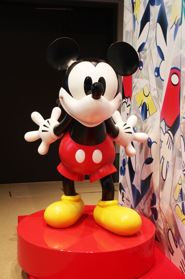 まとめ買い】 ディズニー公式ミッキーマウスMickey Mouse像 スタチュー