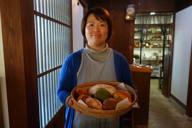 中峯さんが作る天然酵母パンは、ランチを食べにきたお客さんが思わず買ってしまうほど人気