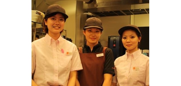 「ファーストキッチン新宿南口店」の店員さん
