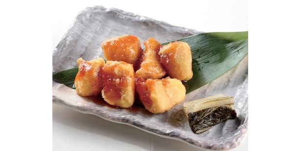 ふかしたジャガイモを素揚げして、甘味噌を絡めた秩父おやつの定番「みそポテト」（300円）/ 「お食事処　仲見世」（秩父市野坂町1-16-15）