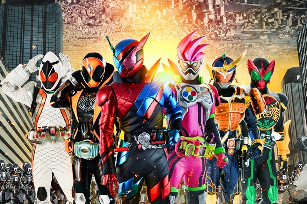 (左から)フォーゼ、ゴースト、ビルド、エグゼイド、鎧武、オーズが一堂に会する!