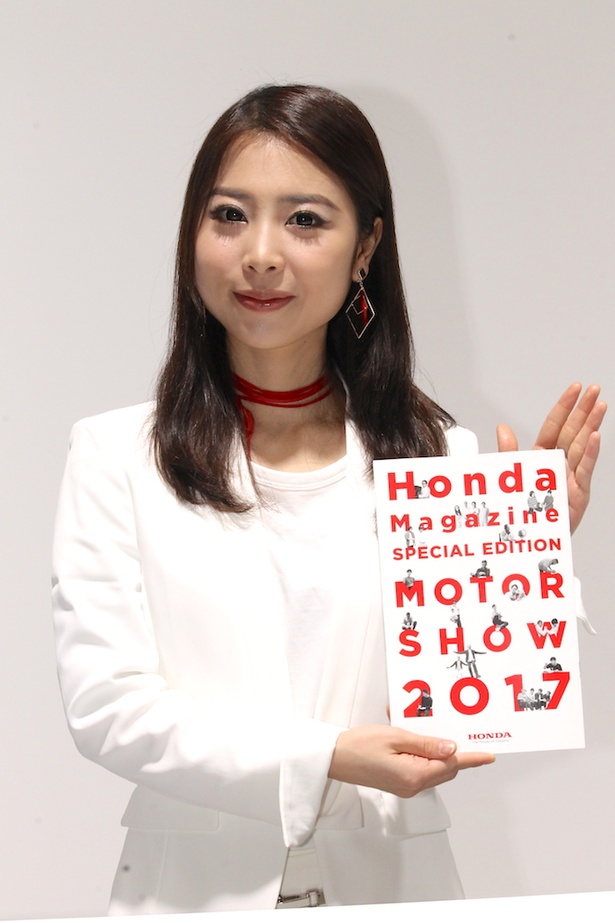 「本田技研工業(株)」のブースで見つけた美人コンパニオン