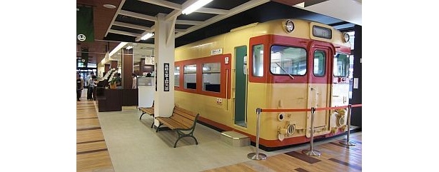 【写真】PAの中に電車の車両が!!