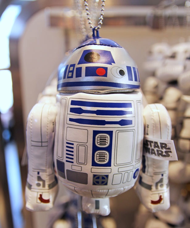 R2-D2の「ぬいぐるみバッジ」(1900円)